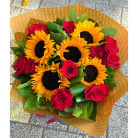Buchet Floarea Soarelui si Trandafiri BRS8